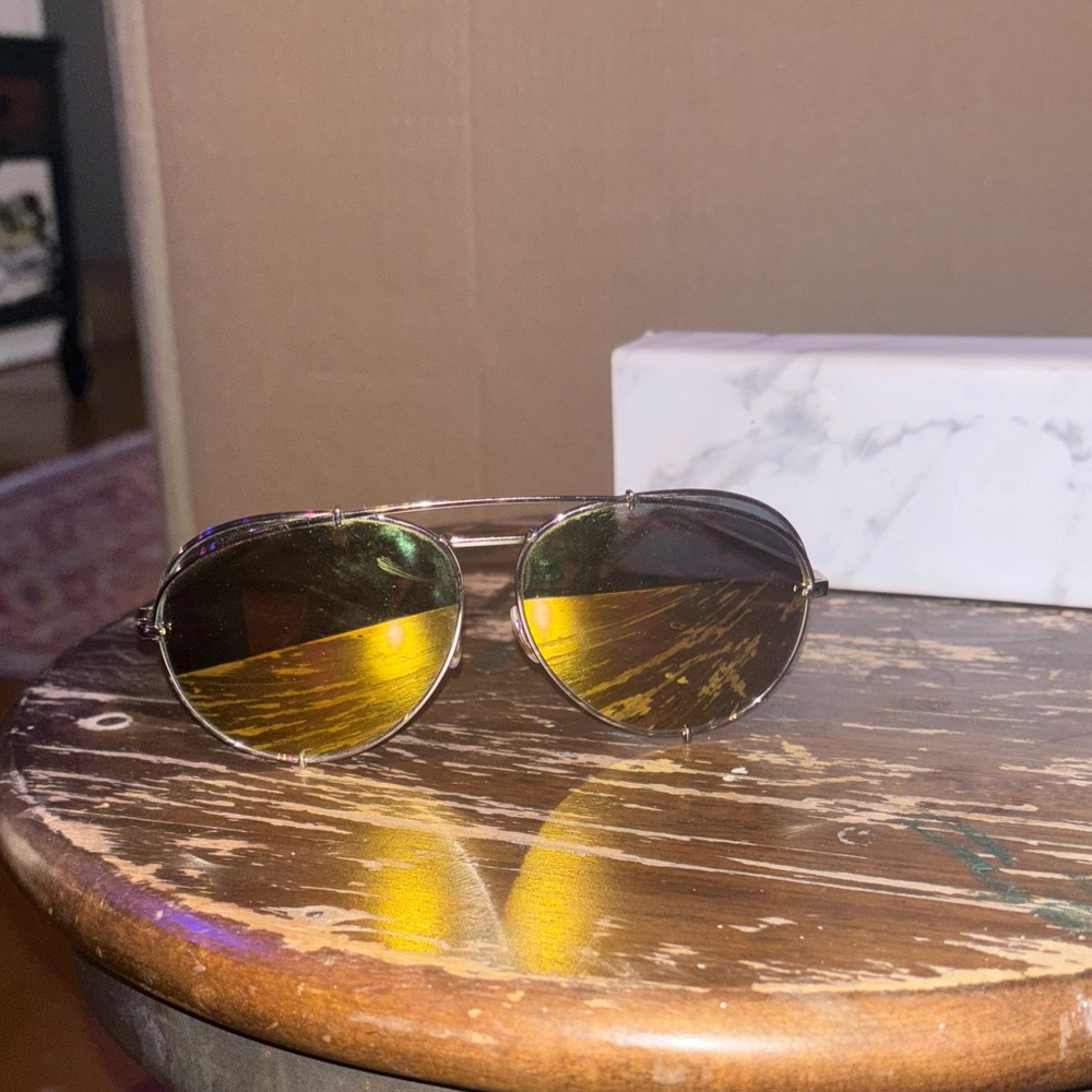 DIFF KOKO by Khloe Kardashian Sunglasses & Case - Picture 3 of 11